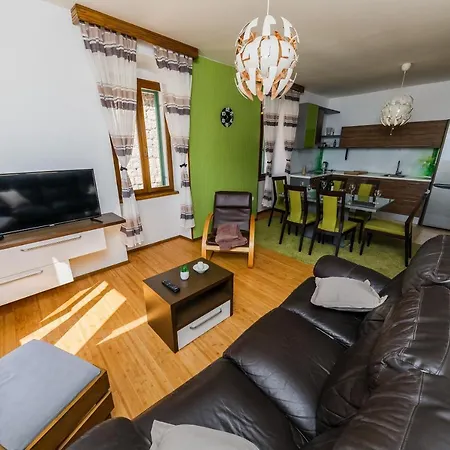 Apartment Seafront Spacious Apt 120 M2 Size In The Center Kaštela