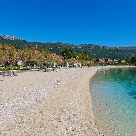 Seafront Spacious Apt 120 M2 Size In The Center Apartment