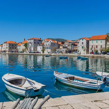 Seafront Spacious Apt 120 M2 Size In The Center Apartment Kaštela