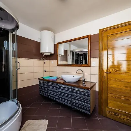 Seafront Spacious Apt 120 M2 Size In The Center Apartment *