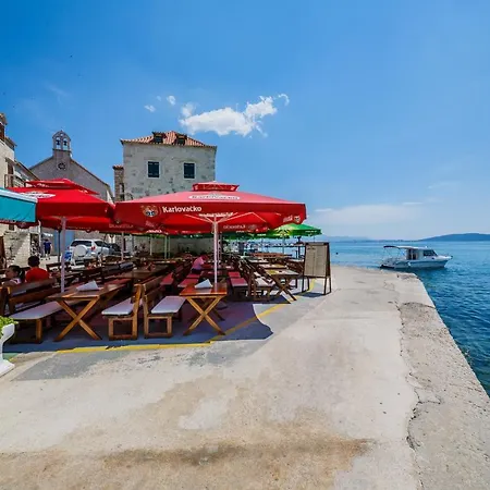 Seafront Spacious Apt 120 M2 Size In The Center Apartment Kaštela