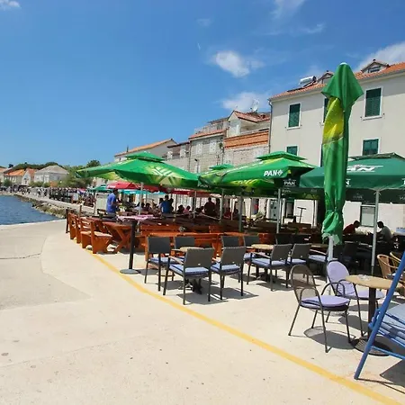 Seafront Spacious Apt 120 M2 Size In The Center